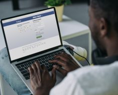 come rimorchiare una ragazza su facebook